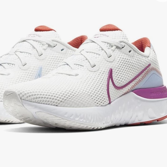 WHITE NIKE RENEW RUNNING SHOE (8.5) - Picture 1 of 8